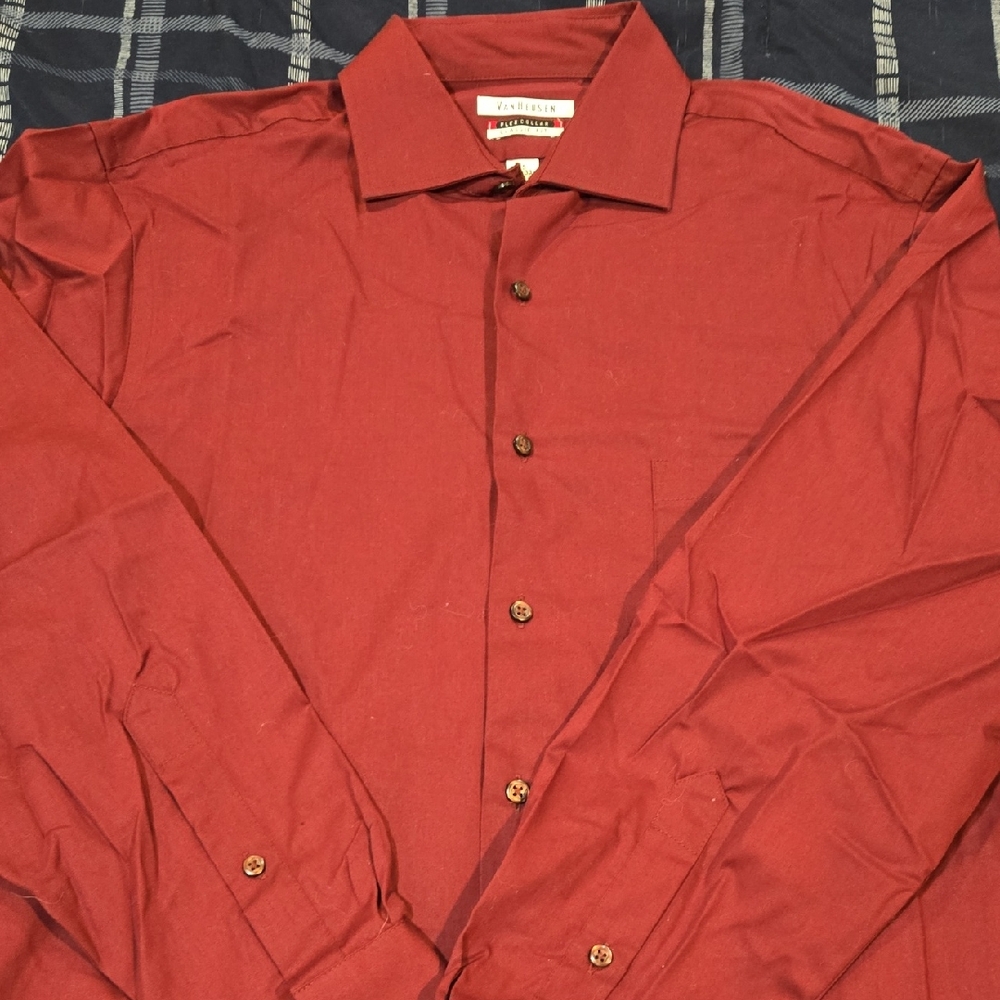 Mens 32/33 15 Neck Van Heusen Maroon Button-Up Dress Shirt